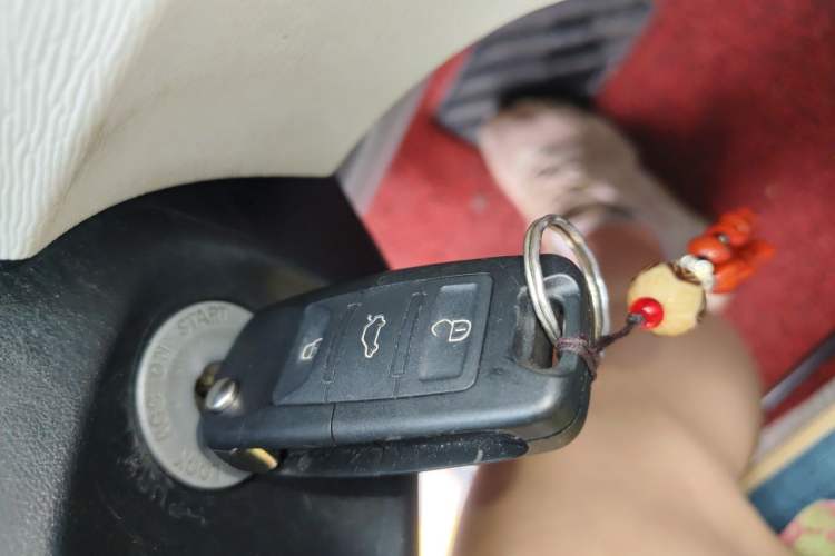 Used Toyota SIENNA 2011 2.7L Two-Wheel-Drive Automatic Trim Vehicle Key