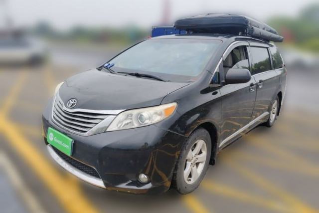 Used Toyota SIENNA 2011 2.7L Two-Wheel-Drive Automatic Trim
