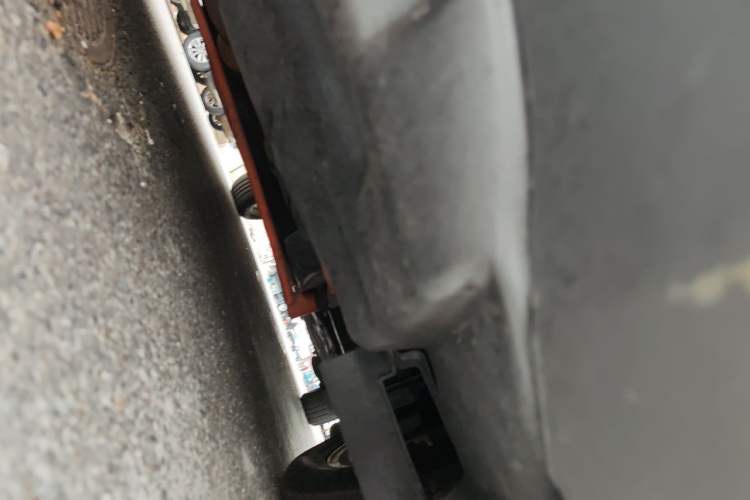 Used Toyota SIENNA 2011 2.7L Two-Wheel-Drive Automatic Trim Chassis Front Left