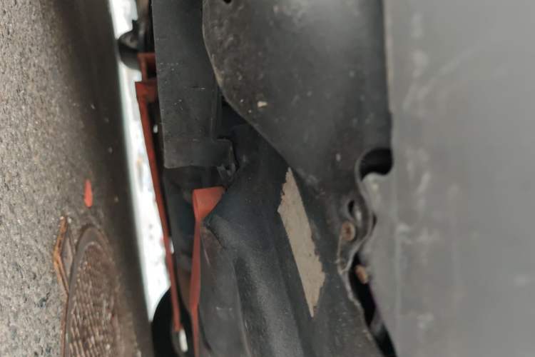 Used Toyota SIENNA 2011 2.7L Two-Wheel-Drive Automatic Trim Chassis Front Right