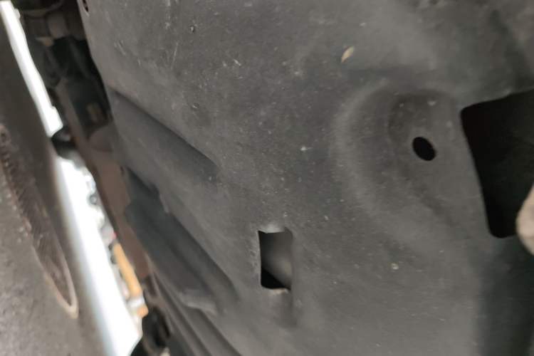 Used Toyota SIENNA 2011 2.7L Two-Wheel-Drive Automatic Trim Chassis Rear Left