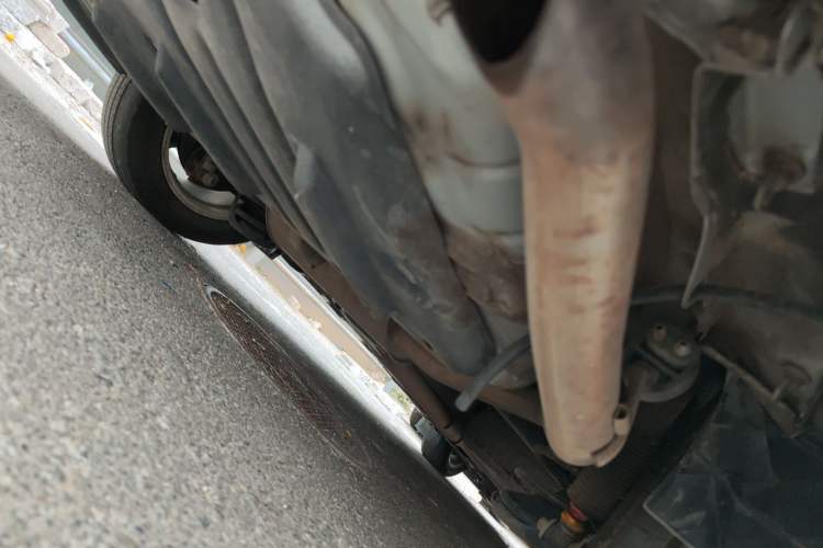 Used Toyota SIENNA 2011 2.7L Two-Wheel-Drive Automatic Trim Chassis Rear Right