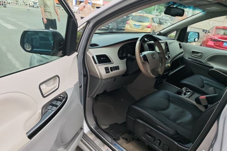 Used Toyota SIENNA 2011 2.7L Two-Wheel-Drive Automatic Trim Driver Seat