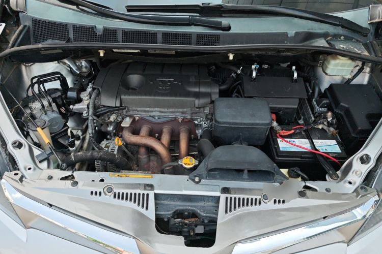 Used Toyota SIENNA 2011 2.7L Two-Wheel-Drive Automatic Trim Engine Bay