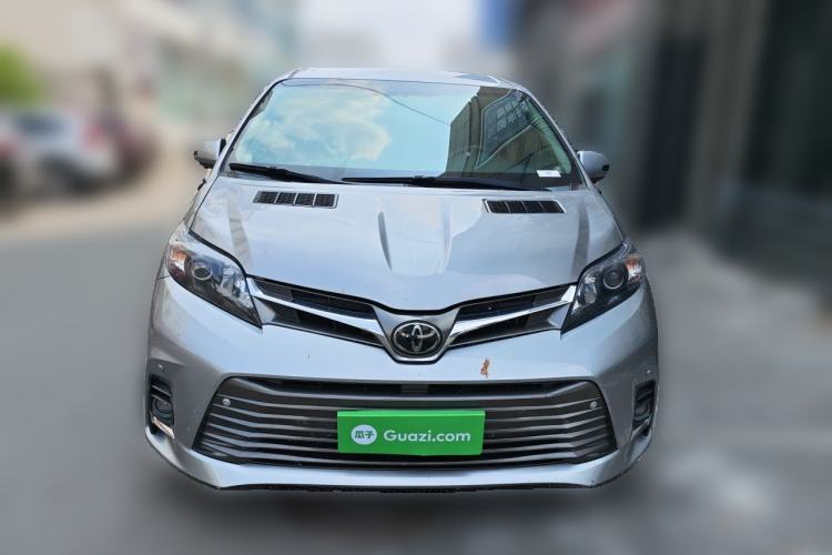 Used Toyota SIENNA 2011 2.7L Two-Wheel-Drive Automatic Trim Front