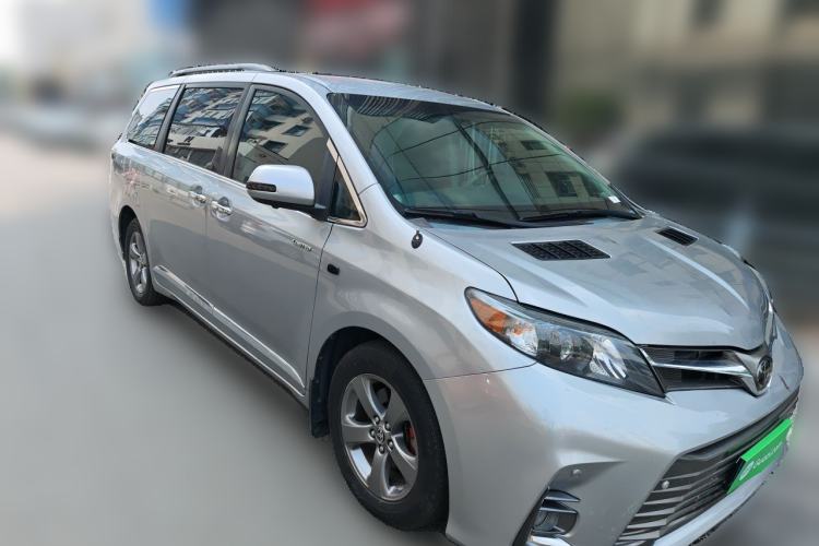Used Toyota SIENNA 2011 2.7L Two-Wheel-Drive Automatic Trim Front Right 45 Deg