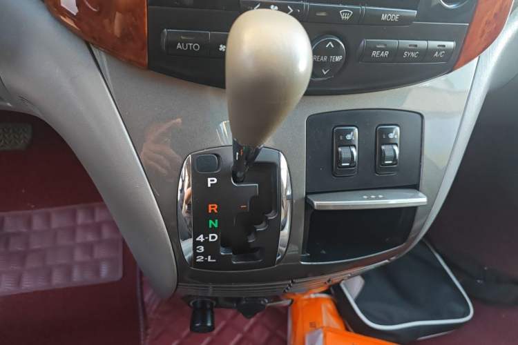 Used Toyota SIENNA 2011 3.5L Base Version Gear Lever