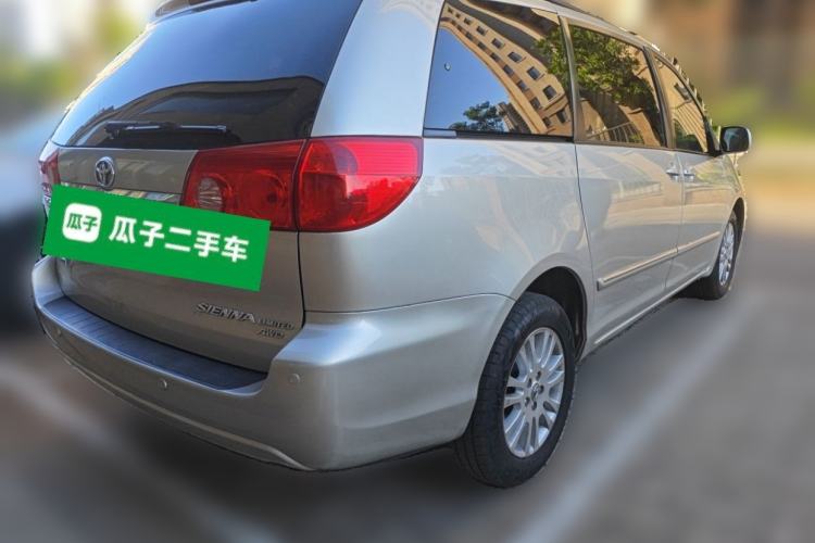 Used Toyota SIENNA 2011 3.5L Base Version Rear Right 45 Deg