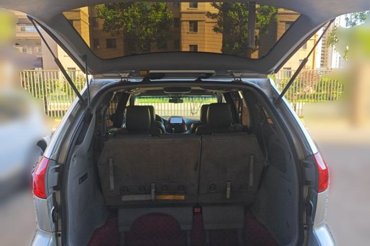 Used Toyota SIENNA 2011 3.5L Base Version Trunk