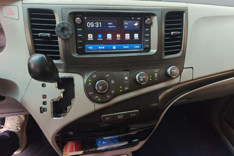 Used Toyota SIENNA 2011 2.7L Two-Wheel-Drive Automatic Trim Audio And AC Panel