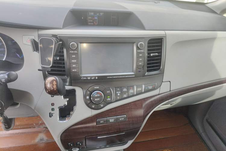 Used Toyota SIENNA 2011 3.5L Parallel Import Audio And AC Panel
