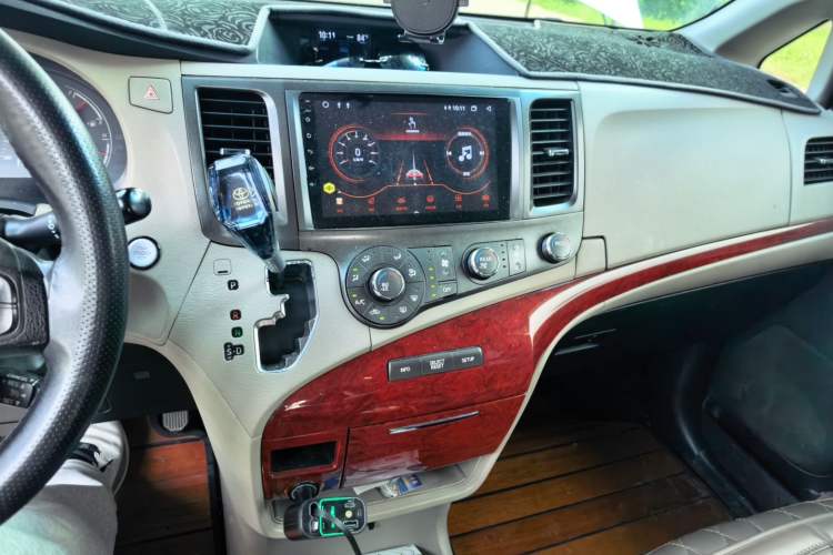 Used Toyota SIENNA  Audio And AC Panel