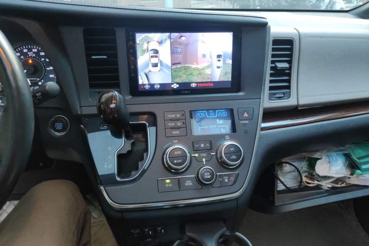 Used Toyota SIENNA 2011 3.5L 4x4 Automatic Audio And AC Panel