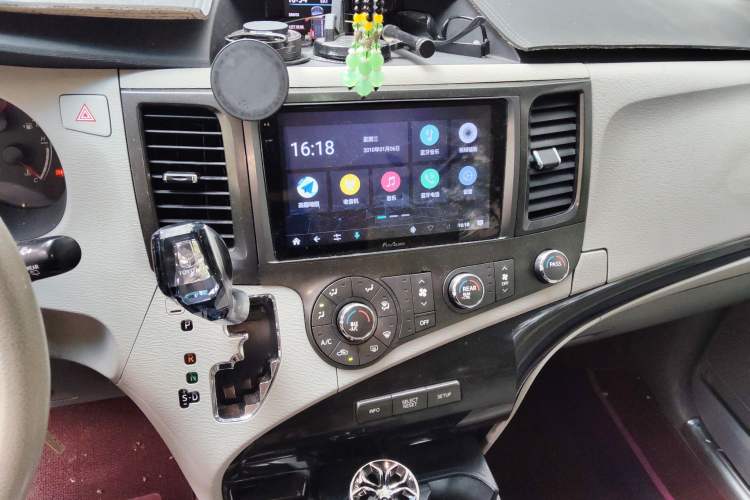 Used Toyota SIENNA  Audio And AC Panel