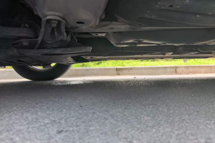Used Toyota SIENNA  Chassis Front Left