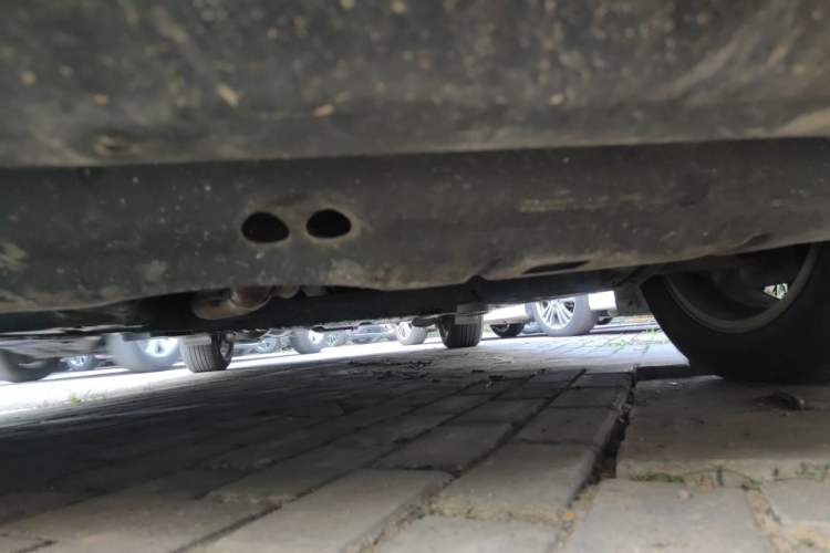 Used Toyota SIENNA 2011 3.5L 4x4 Automatic Chassis Front
