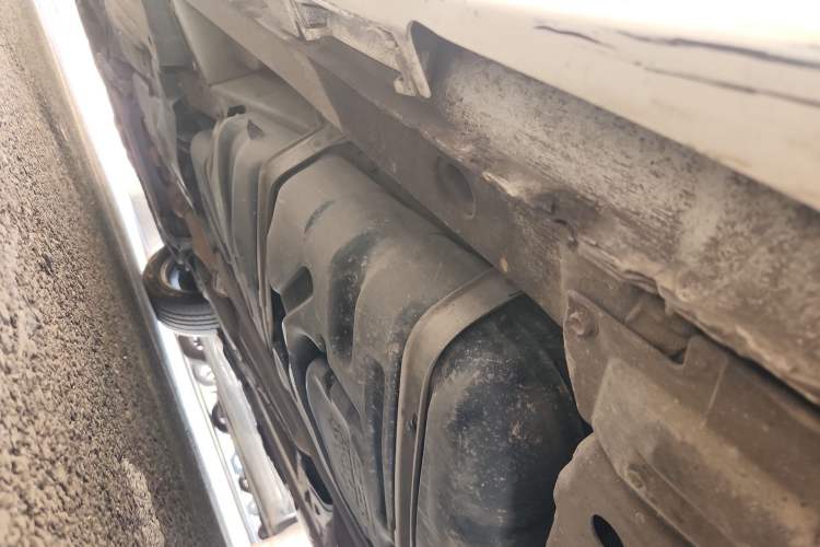 Used Toyota SIENNA 2011 2.7L Two-Wheel-Drive Automatic Trim Chassis Rear Left