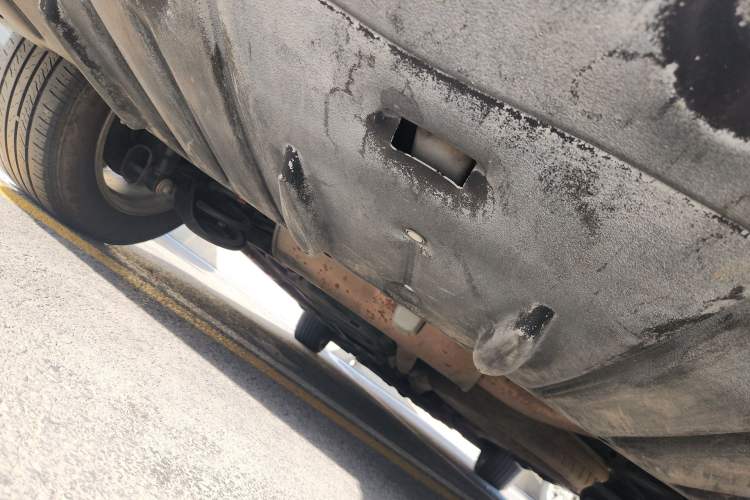 Used Toyota SIENNA 2011 2.7L Two-Wheel-Drive Automatic Trim Chassis Rear
