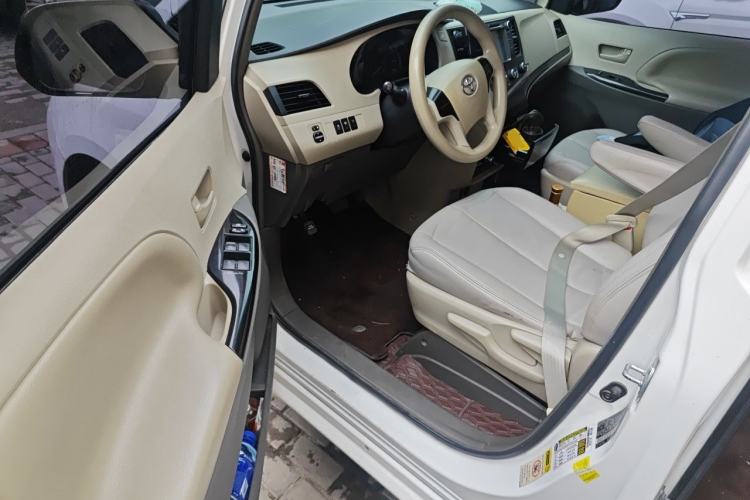Used Toyota SIENNA 2011 3.5L Base Version Driver Seat