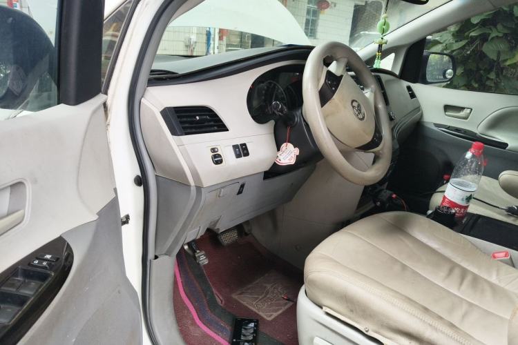 Used Toyota SIENNA  Driver Seat