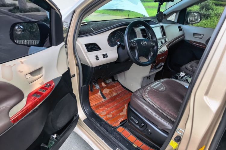 Used Toyota SIENNA  Driver Seat