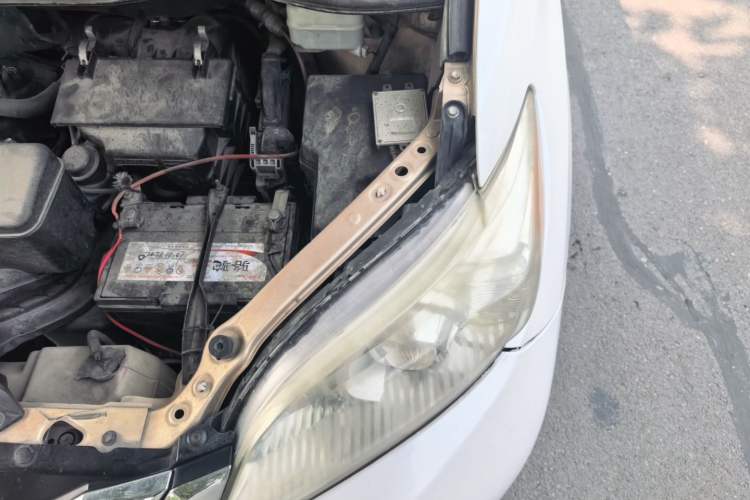 Used Toyota SIENNA  Engine Bay Left