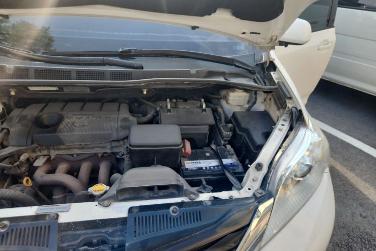 Used Toyota SIENNA 2011 2.7L Two-Wheel-Drive Automatic Trim Engine Bay Left