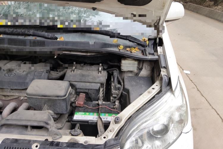 Used Toyota SIENNA  Engine Bay Left