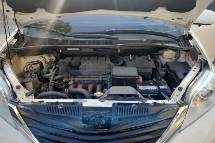 Used Toyota SIENNA 2011 2.7L Two-Wheel-Drive Automatic Trim Engine Bay