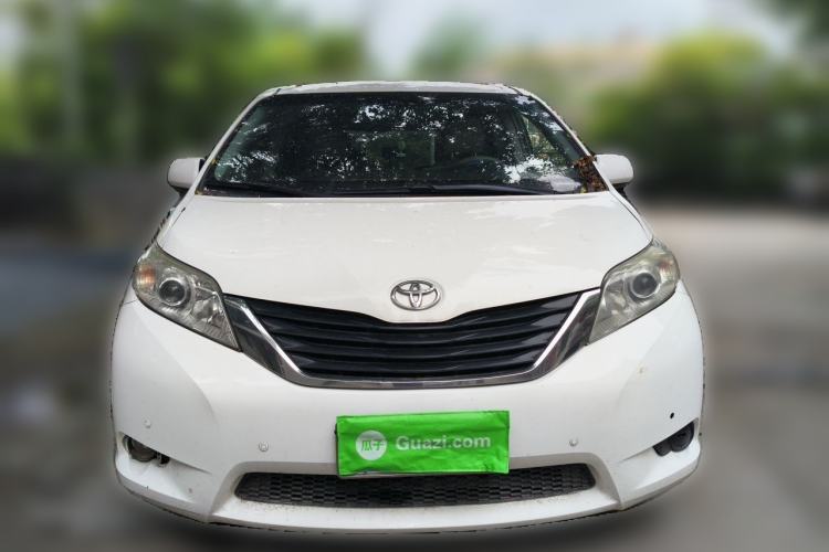 Used Toyota SIENNA  Front