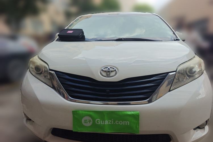 Used Toyota SIENNA 2011 2.7L Two-Wheel-Drive Automatic Trim Front
