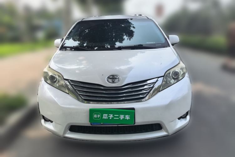 Used Toyota SIENNA  Front