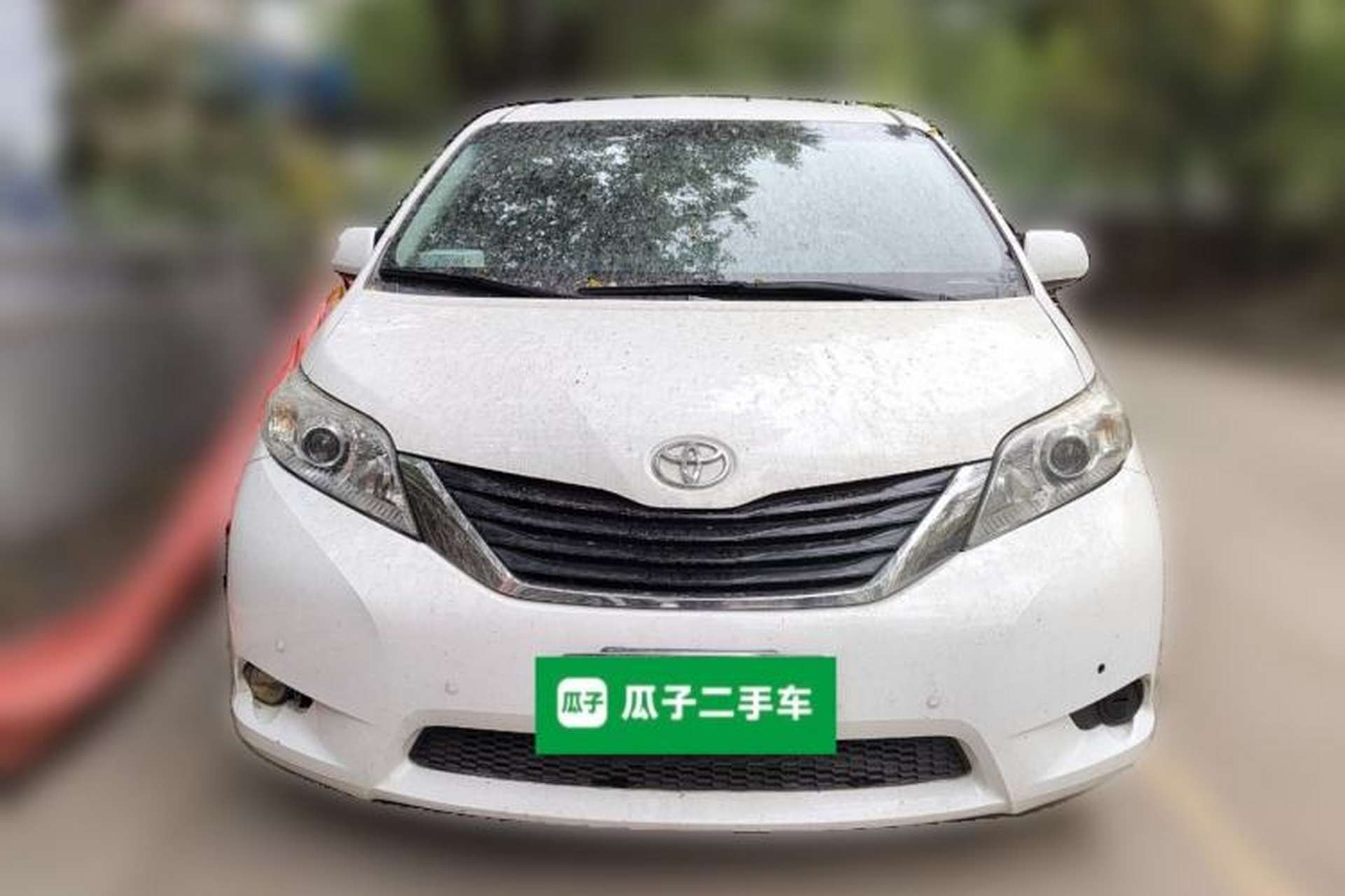 Used Toyota SIENNA  Front