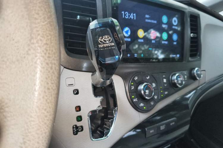Used Toyota SIENNA  Gear Lever