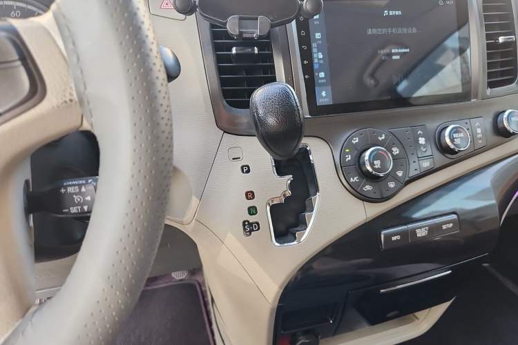 Used Toyota SIENNA 2011 2.7L Two-Wheel-Drive Automatic Trim Gear Lever