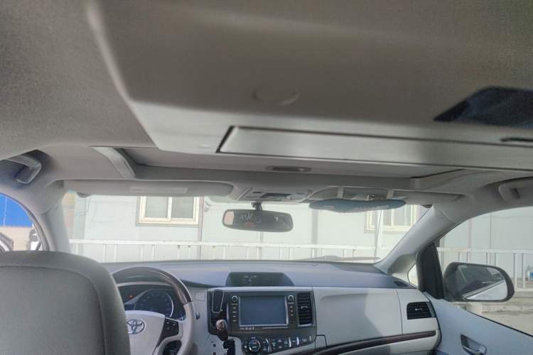 Used Toyota SIENNA 2011 3.5L Parallel Import Headliner