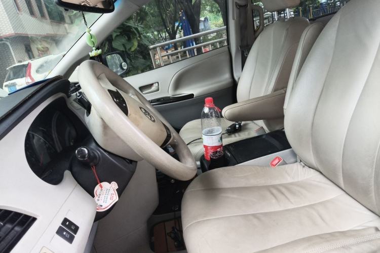 Used Toyota SIENNA  Left Front Seat