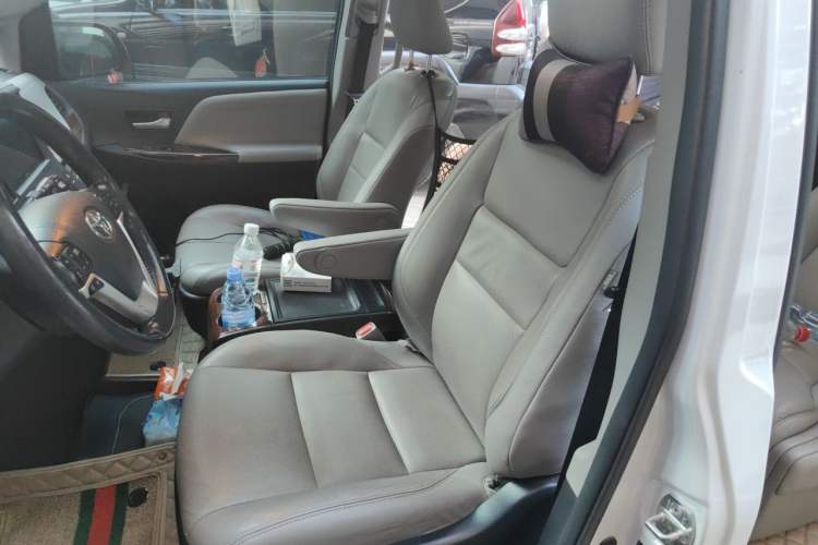 Used Toyota SIENNA 2011 3.5L 4x4 Automatic Left Front Seat