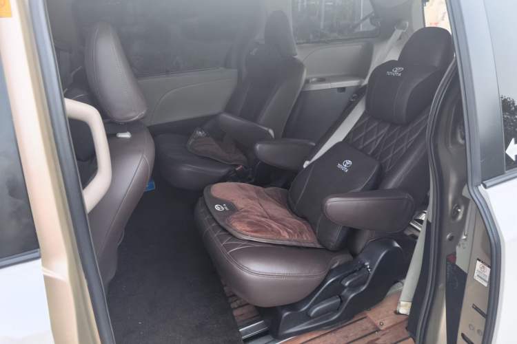 Used Toyota SIENNA  Left Rear Seat