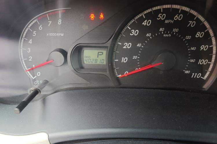 Used Toyota SIENNA 2011 2.7L Two-Wheel-Drive Automatic Trim Odometer Close Up