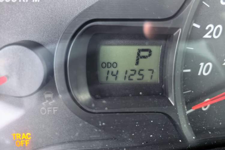Used Toyota SIENNA  Odometer Close Up