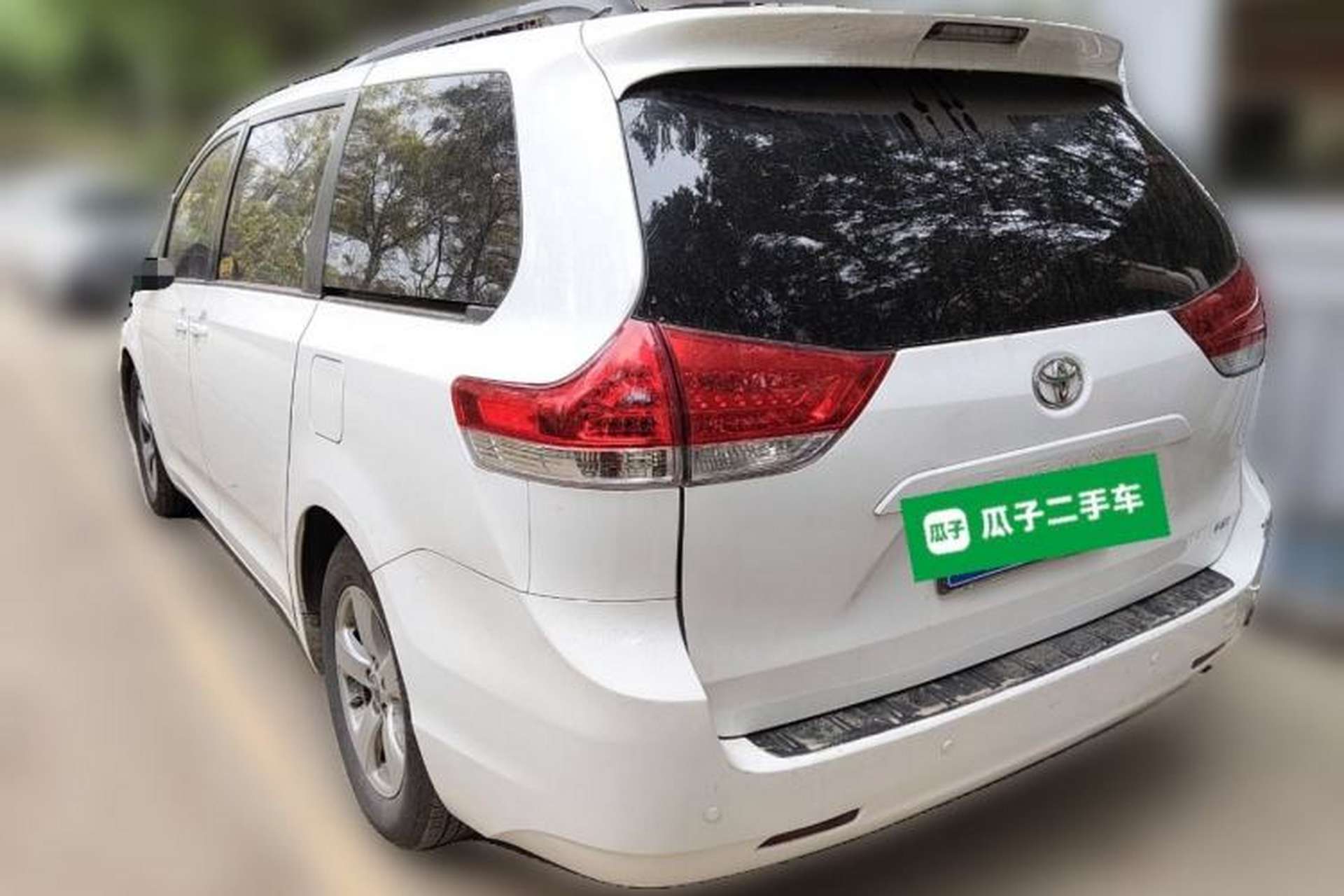 Used Toyota SIENNA  Rear Left 45 Deg