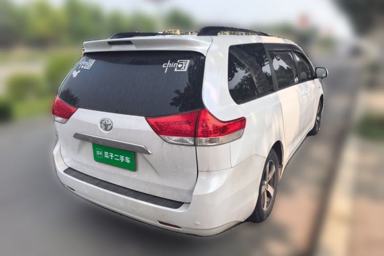 Used Toyota SIENNA  Rear Right 45 Deg