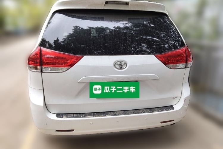 Used Toyota SIENNA  Rear