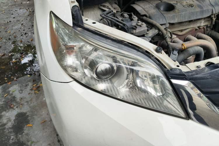 Used Toyota SIENNA  Right Front Headlight