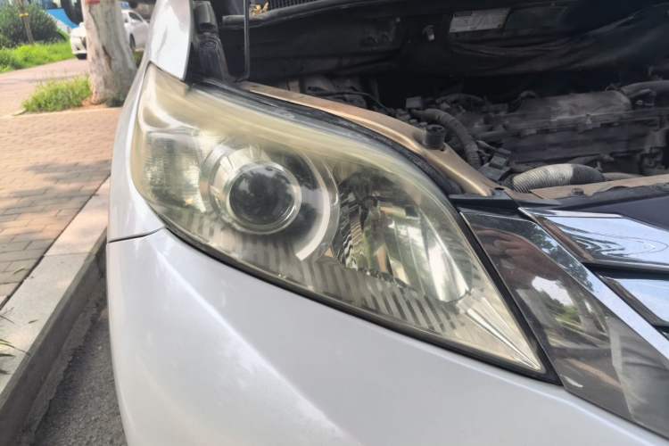 Used Toyota SIENNA  Right Front Headlight