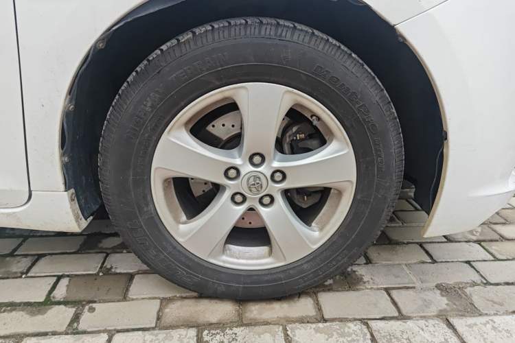 Used Toyota SIENNA 2011 3.5L Base Version Right Front Wheel Hub