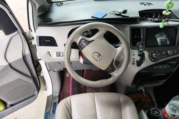 Used Toyota SIENNA  Steering Wheel