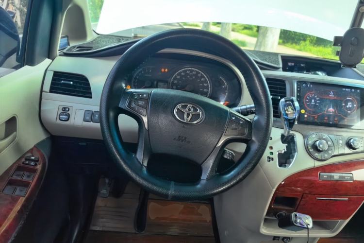 Used Toyota SIENNA  Steering Wheel