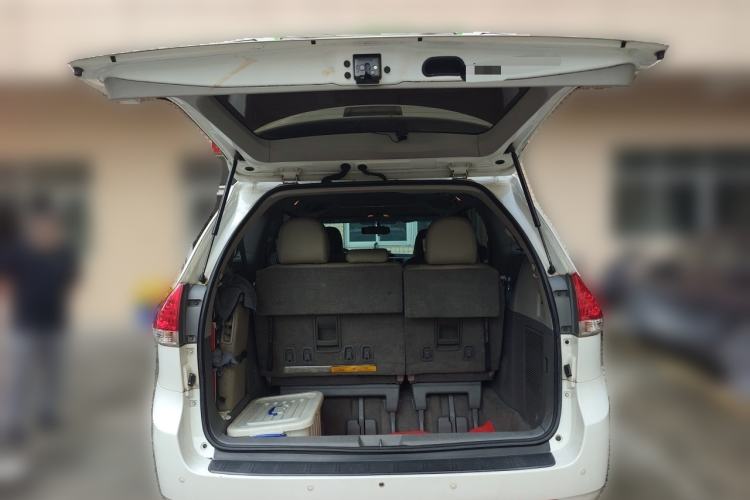 Used Toyota SIENNA 2011 2.7L Two-Wheel-Drive Automatic Trim Trunk